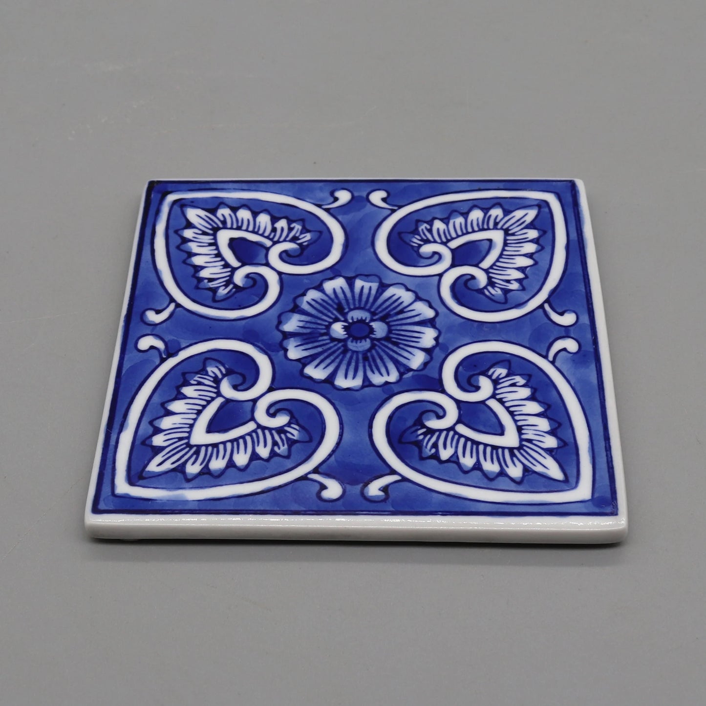 Dekorative quadratische Keramikuntersetzer 10x10 cm blau weiß