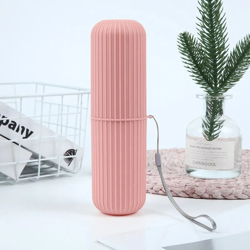 Hygienisch - kompakt: Reise Zahnbürste Box mit vertikalen Streifen, bunt