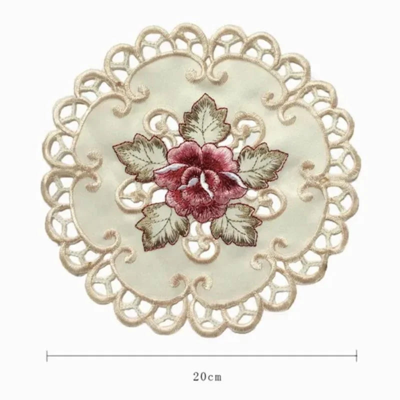 4x Runde bestickte Blumen Tischsets für Esstisch – Perfekt für Party und Hochzeit