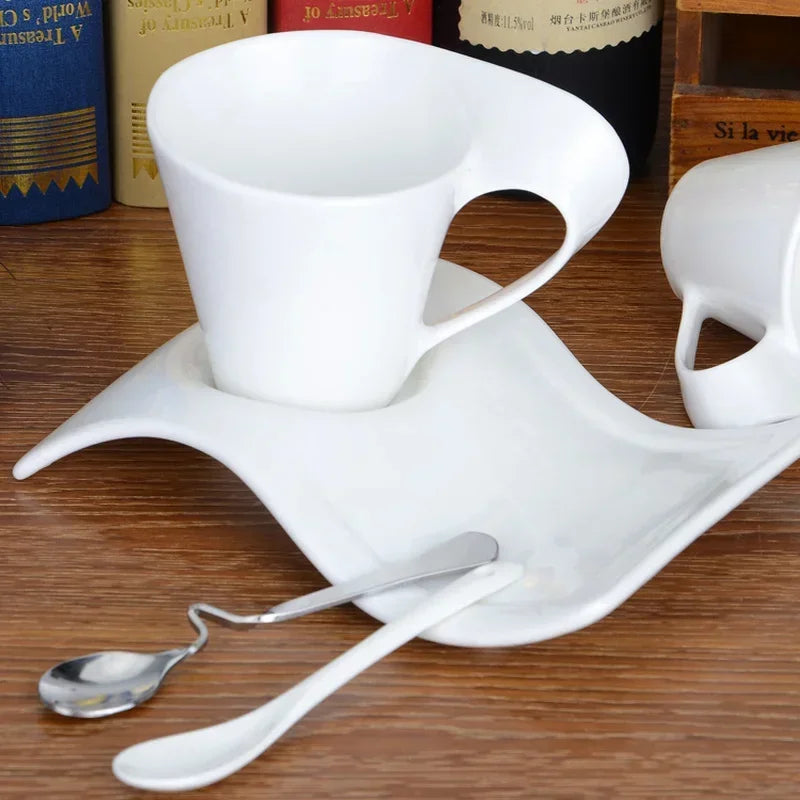 Espresso Tassen Set aus Keramik mit Löffel und Untersetzer