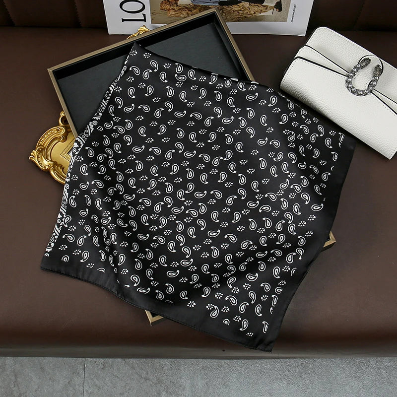 Modischer 70 x 70 cm Damenschal mit Paisley-Druck-Yabubest - Home & More