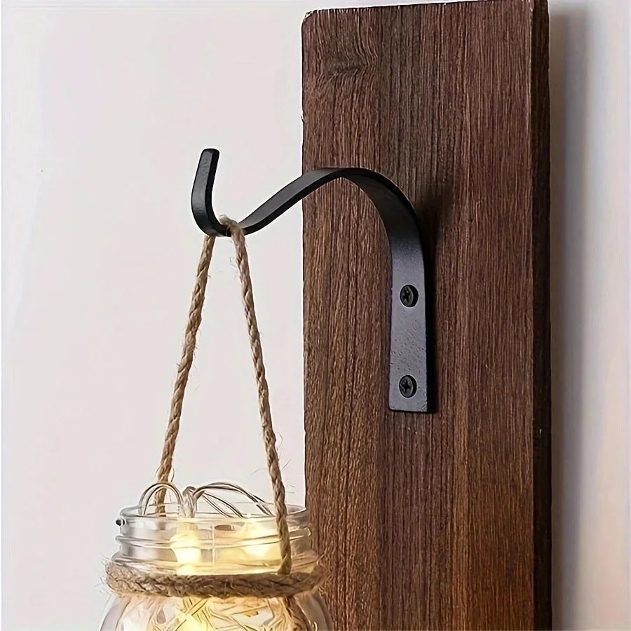 Robuster J-Haken aus Schmiedeeisen für vielseitige Anwendungen