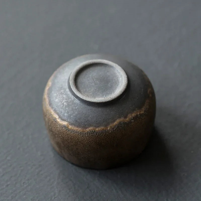 Handgemachte Keramik Teetasse mit Retro Vergoldung