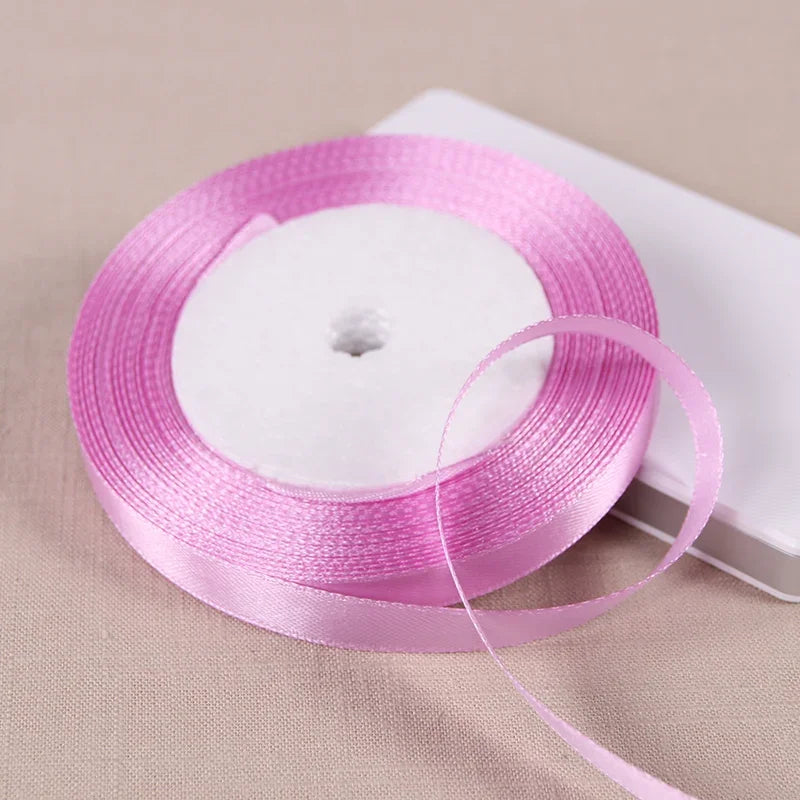 Vielseitiges Polyesterband für Dekoration und Bastelprojekte