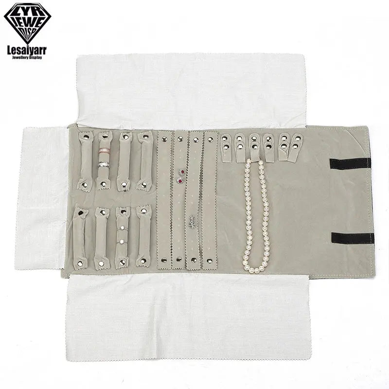 Faltbarer Schmuck Organizer aus Samt mit Reißverschluss für Reisen