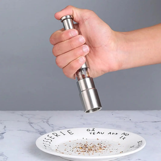 Manuelle Edelstahl Pfeffermühle für frisches Würzen in der Küche