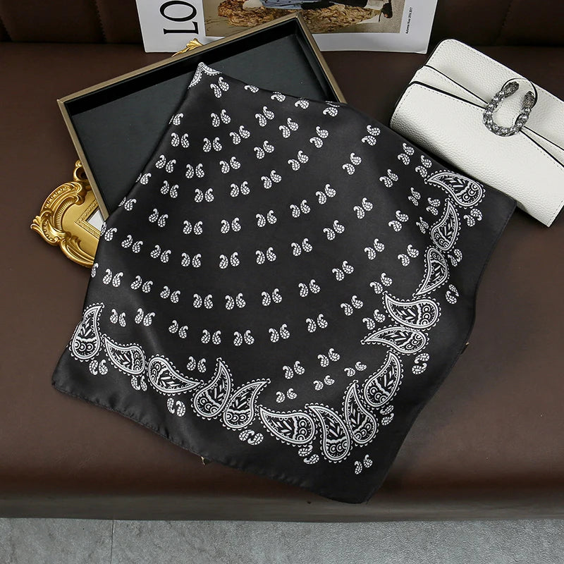 Modischer 70 x 70 cm Damenschal mit Paisley-Druck-Yabubest - Home & More