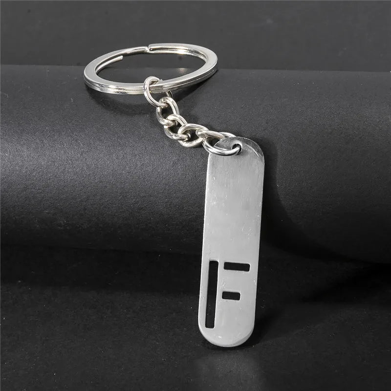 Edelstahl A-Z Buchstaben Schlüsselanhänger Metall Charm Unisex Geschenk