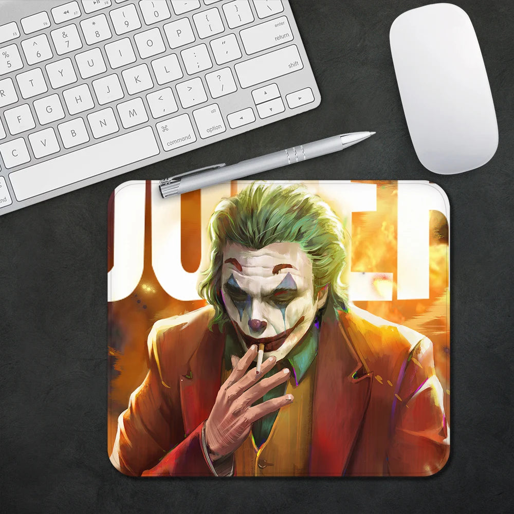 Kompaktes Gaming Mauspad für PC - Büro – Rutschfest und vielseitig