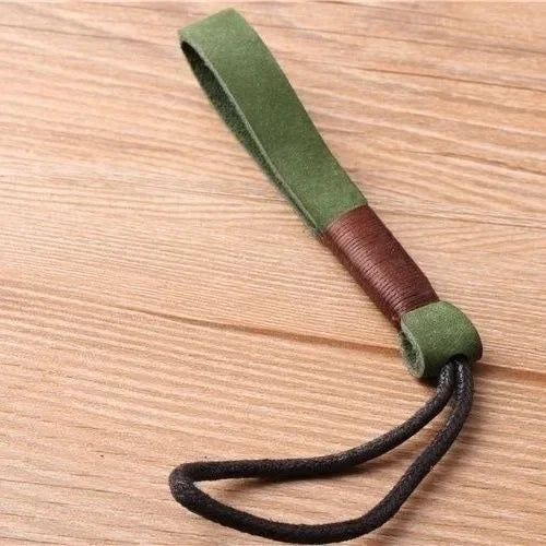 Handgemachter Schlüsselanhänger aus echtem Rindsleder in verschiedenen Designs