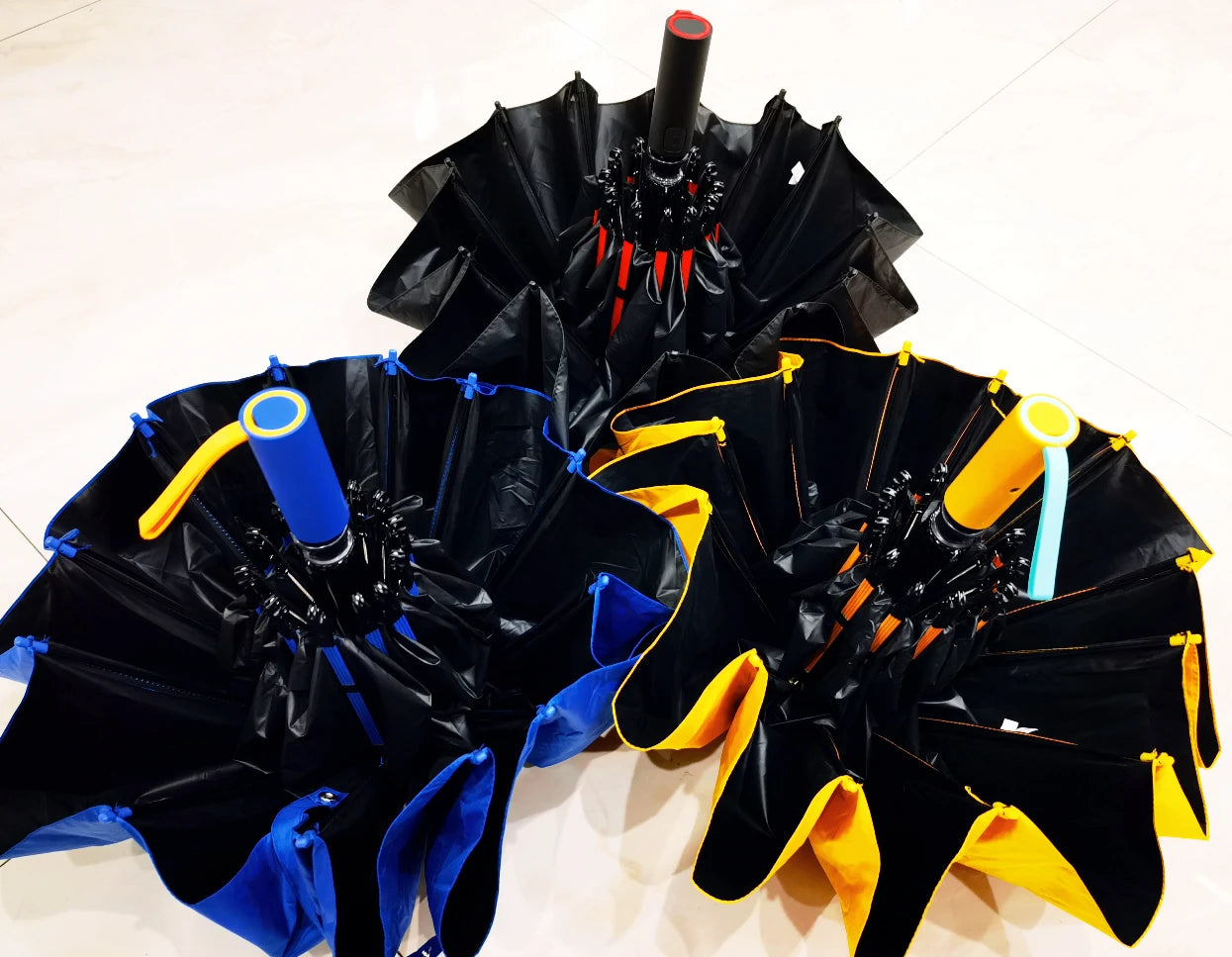 Robuster großer Automatik Regenschirm mit Windschutz und Sonnenschutz