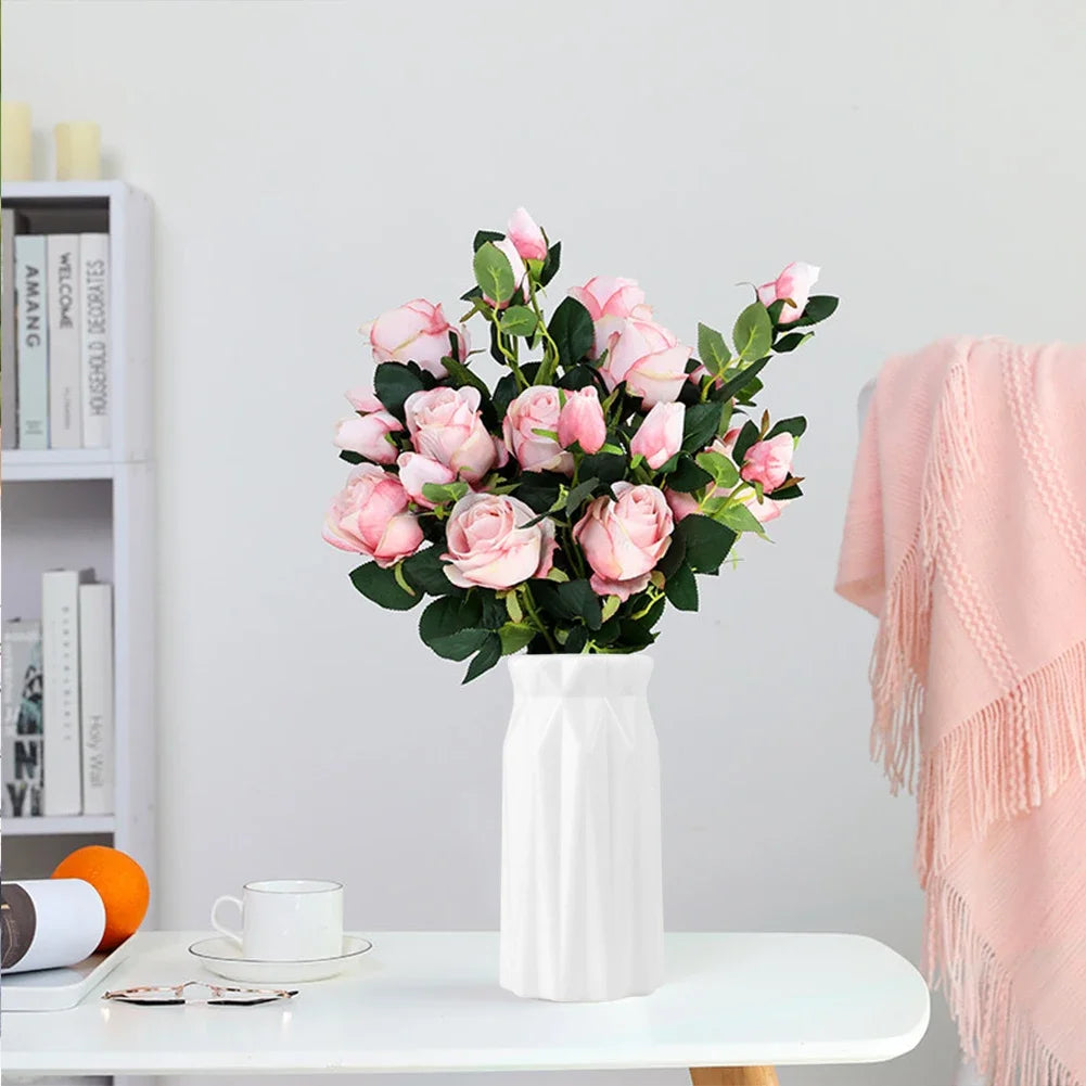 Moderne Kunststoff Blumenvase in geometrischem nordischem Stil