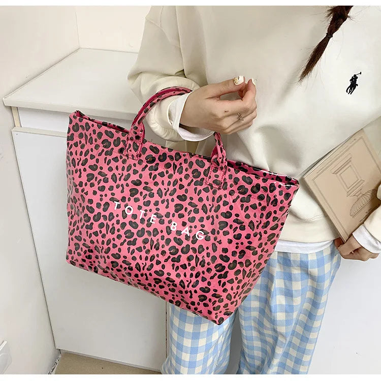 Leichte Damenhandtasche mit großem Fassungsvermögen im Leopardenmuster