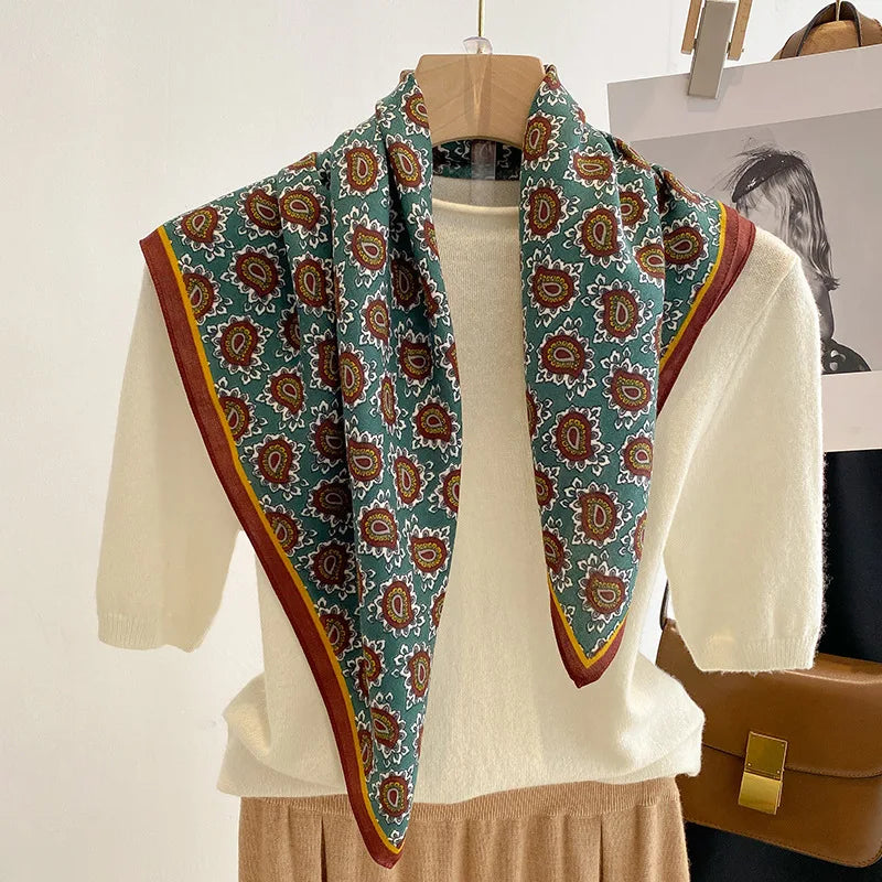 Vielseitiges Halstuch mit Druckmuster für Damen und alle Jahreszeiten