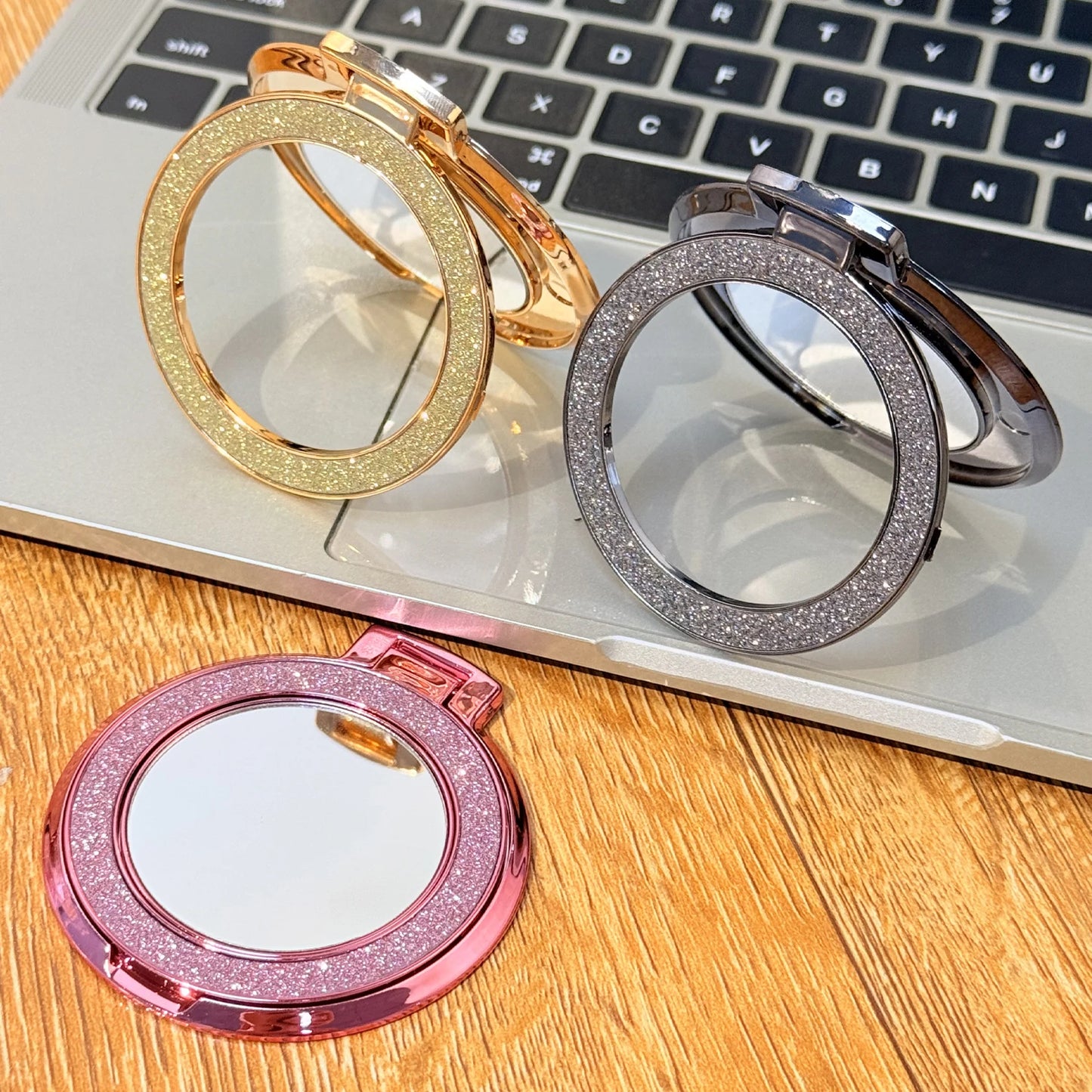 Glitzer-Handyhalter mit Ringgriff und runder Spiegel fürs Smartphone