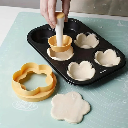 Blumenförmiges Teig-Tamper Set aus Kunststoff für Kuchen - Gebäck