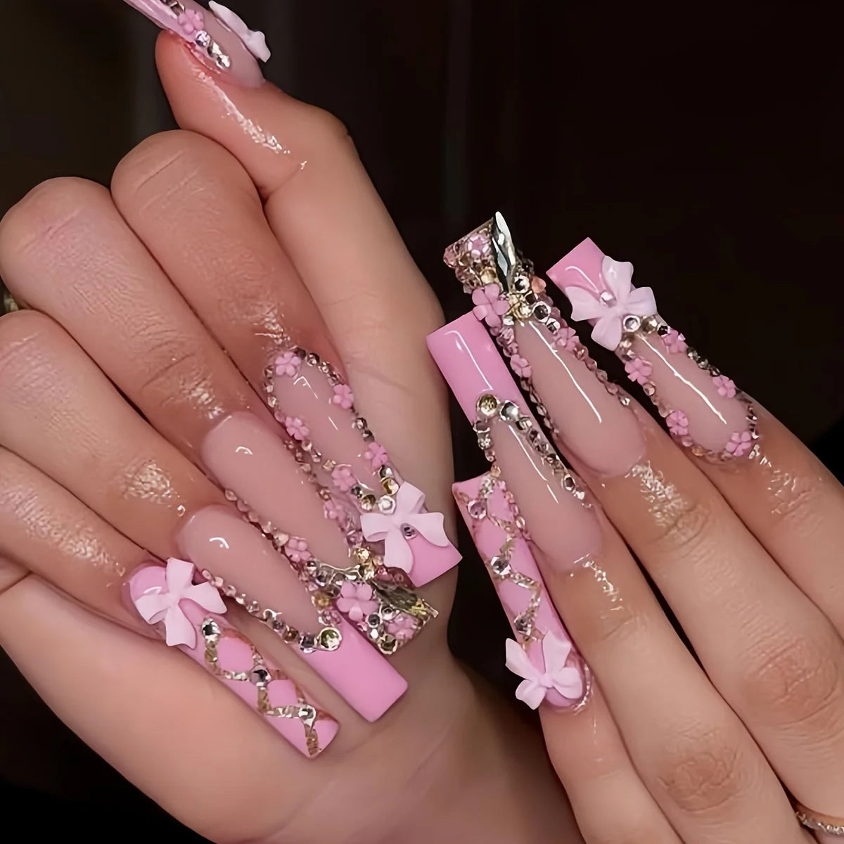 500 teiliges 3D Nagelkunst Set mit Harzschleifen flacher Rückseite