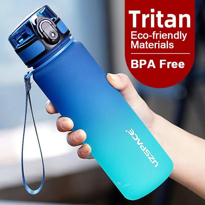Tragbare UZSPACE Tritan Wasserflasche BPA frei mit Riemen 350 bis 1000 ml