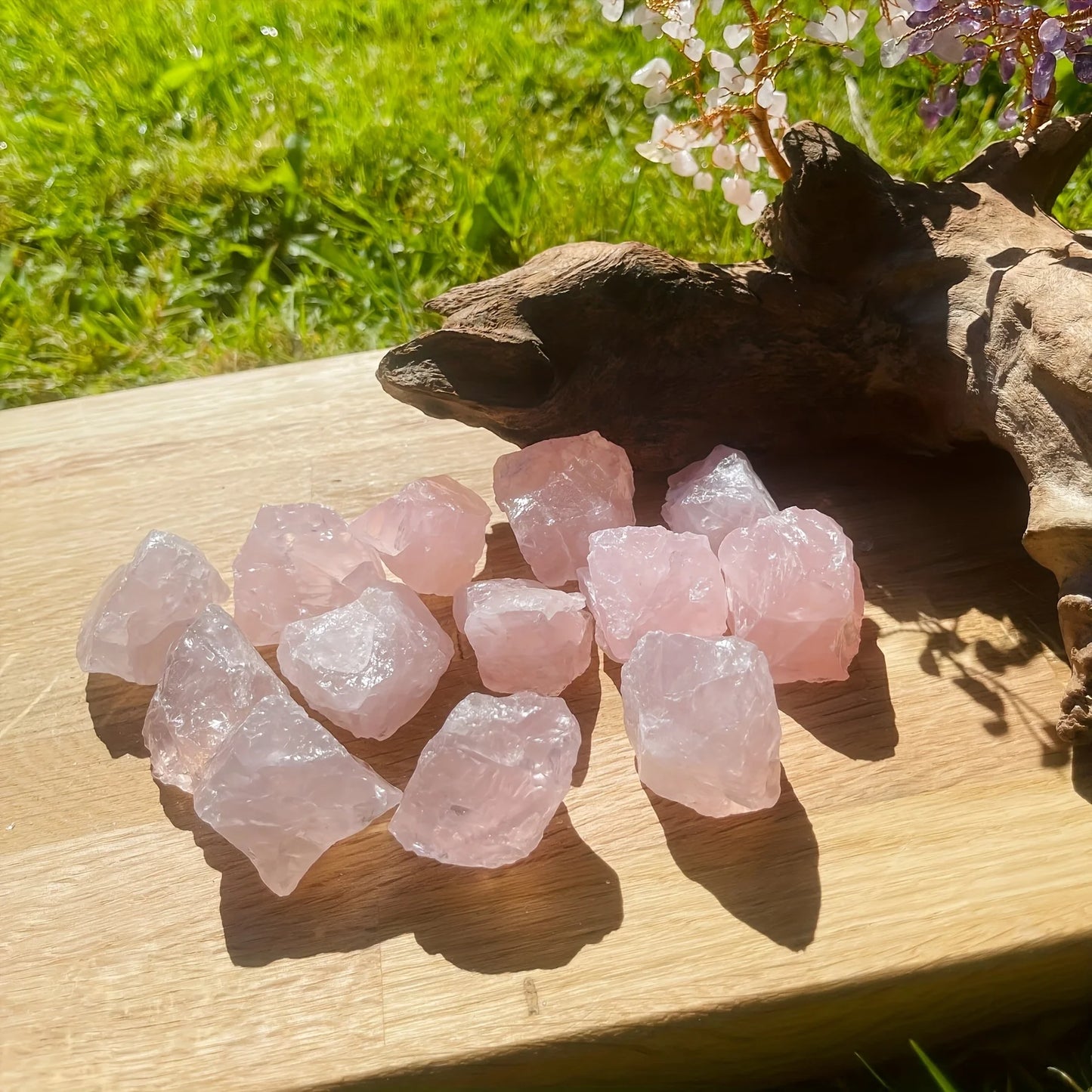 Natürlicher Rosenquarz Rohstein für Aromatherapie und Wohlbefinden