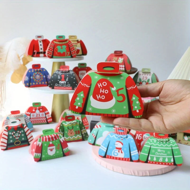 24 Stück festlicher Adventskalender im Pullover-Design mit Dekorationen