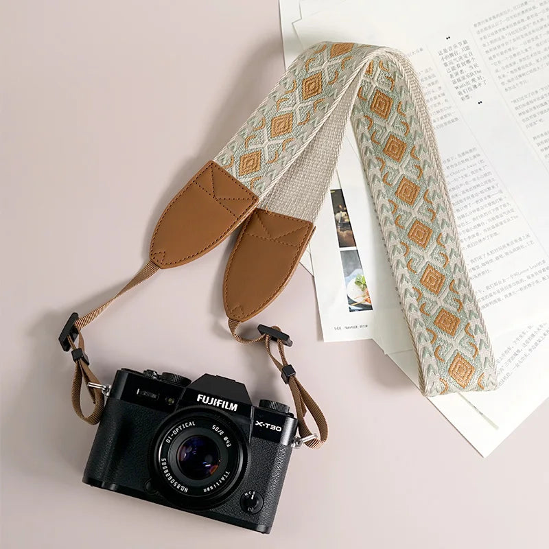 Breiter Vintage Kameragurt mit Blumenmuster für DSLR Kompatibel