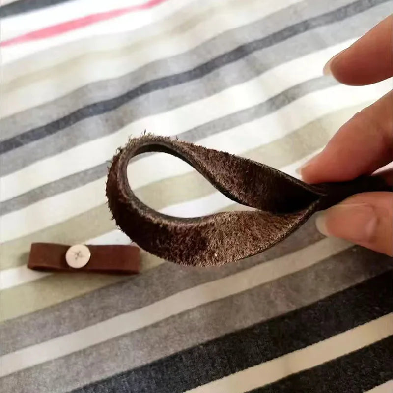 Eleganter Schlüsselanhänger aus Echtleder für Männer und Frauen