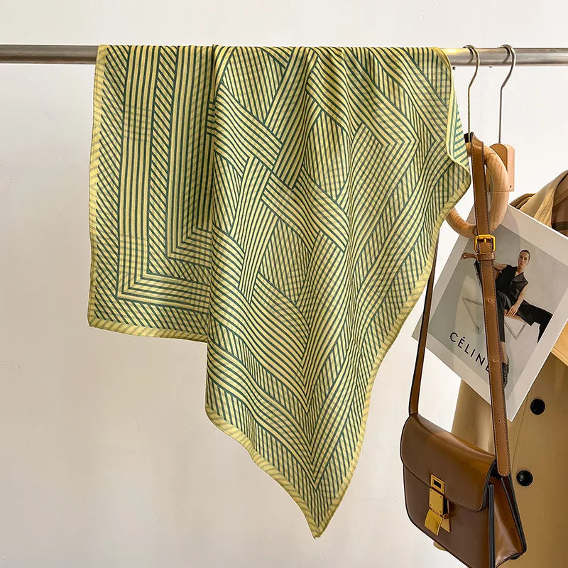 Vielseitiges Halstuch mit Druckmuster für Damen und alle Jahreszeiten