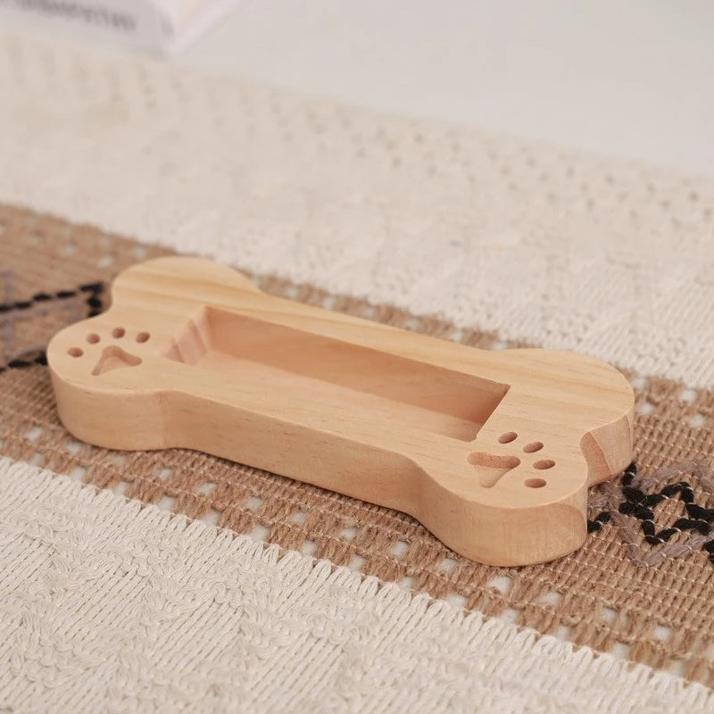 Praktischer Visitenkartenhalter aus Massivholz für den Schreibtisch