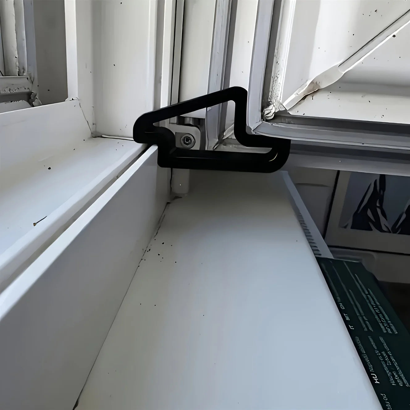 2 Stück Kunststoff Fensterstopper mit mattem Finish für sichere Türöffnung