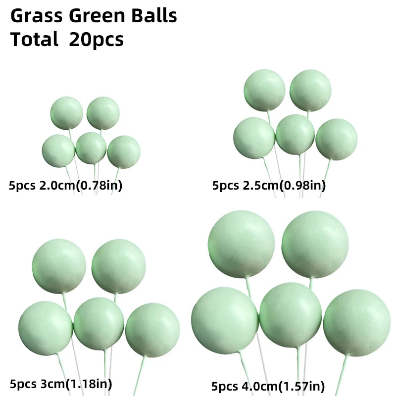 Bunte Kuchendekoration mit Dschungeltieren für Kinderpartys