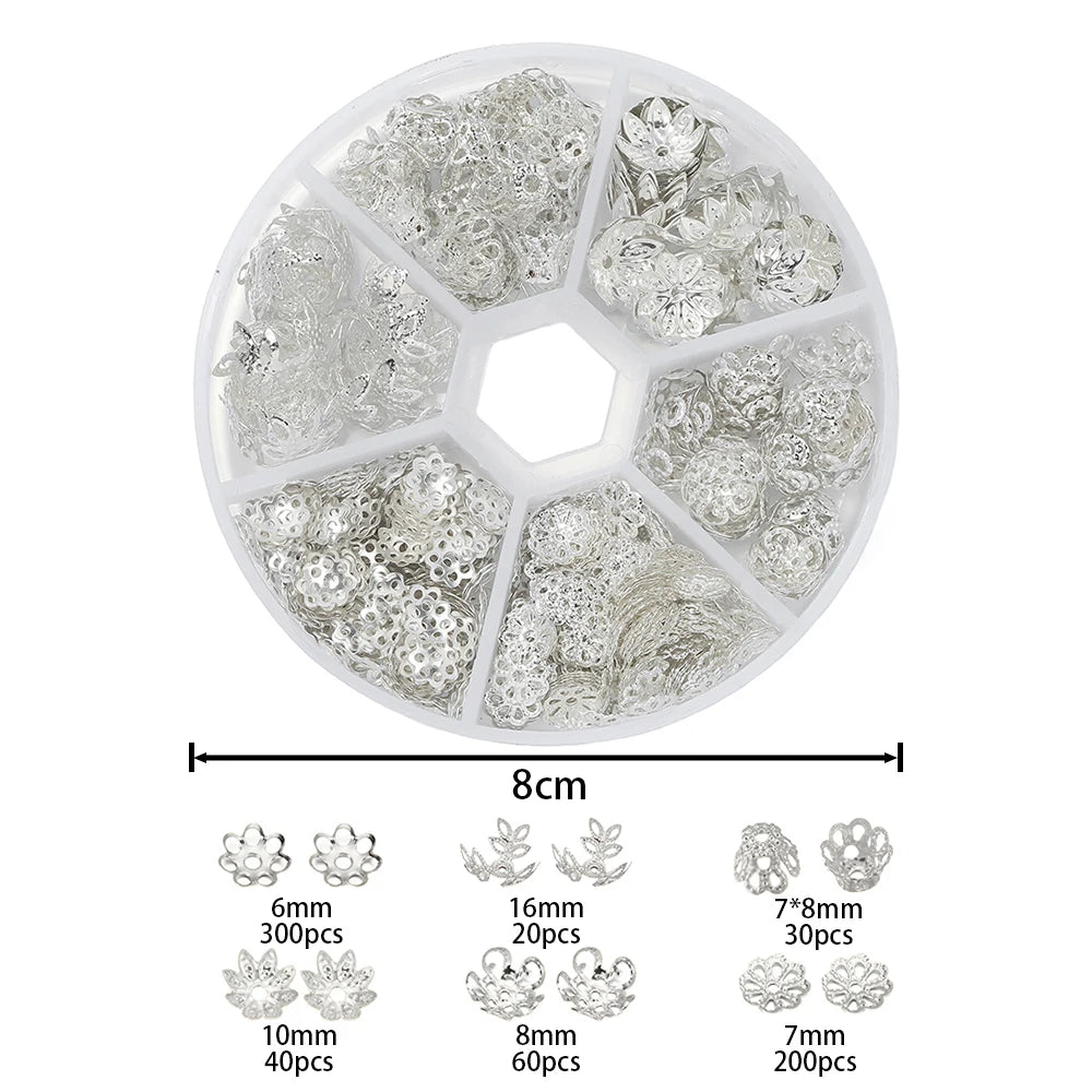 650-teiliges DIY Schmuckset mit Blumen Perlen Endkappen und Quasten