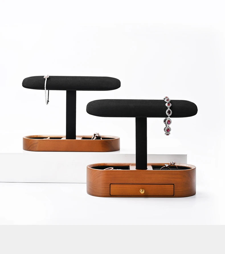 Praktischer Schmuck Organizer aus Holz mit vielseitigen Haltern