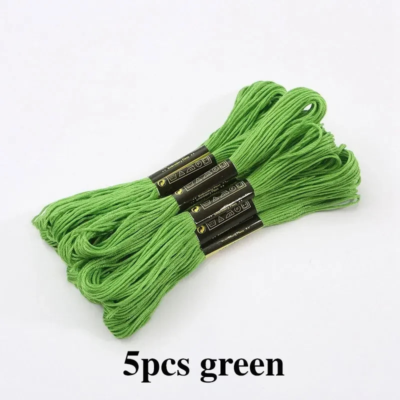 Vielseitiges Stickgarn Mix Farben für Kreativprojekte und Handarbeiten