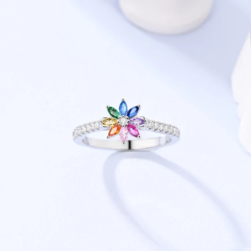 Funkelnder 925 Silber Ring mit Zirkon – Edle Designs für Frauen