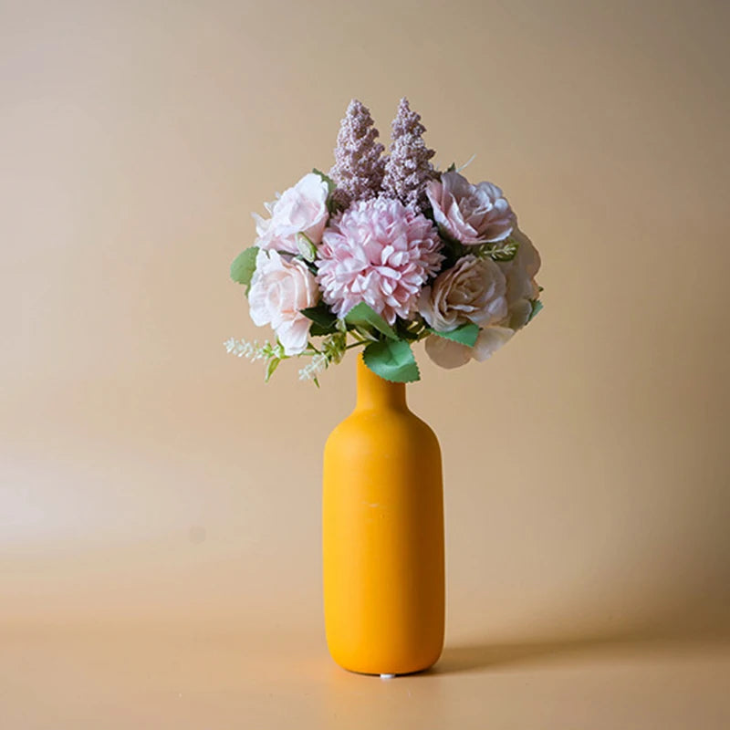 Nordische Keramik Vase. Stilvolle Deko für Tisch, Regal, Esszimme