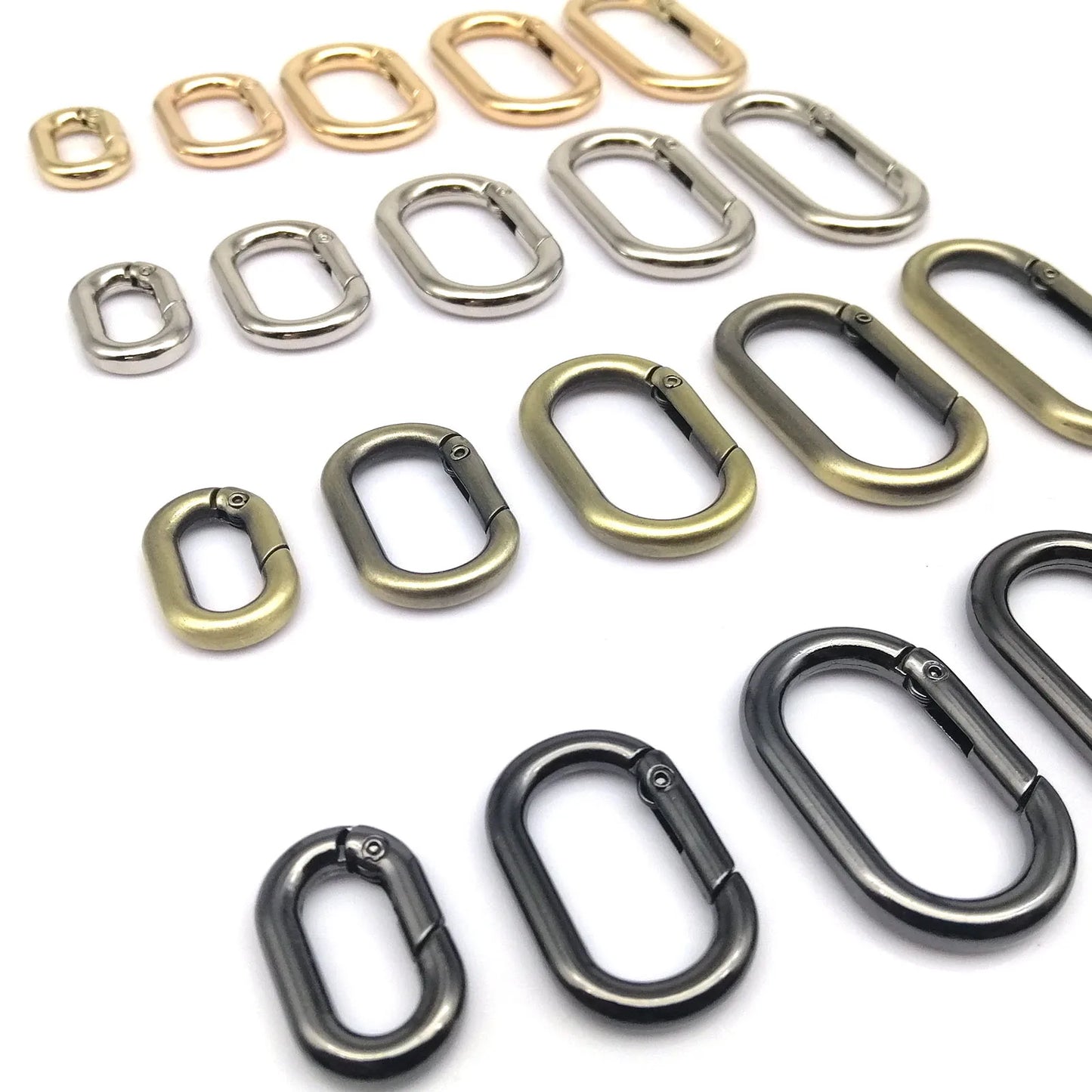 Ovaler Karabiner mit Schnappverschluss für sichere Befestigungen