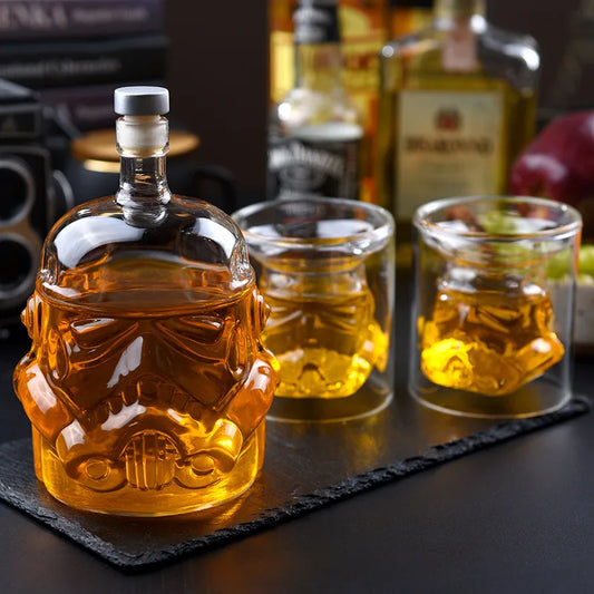 Kreatives Whisky und Wein Glas Set mit Storm Trooper Helm Design