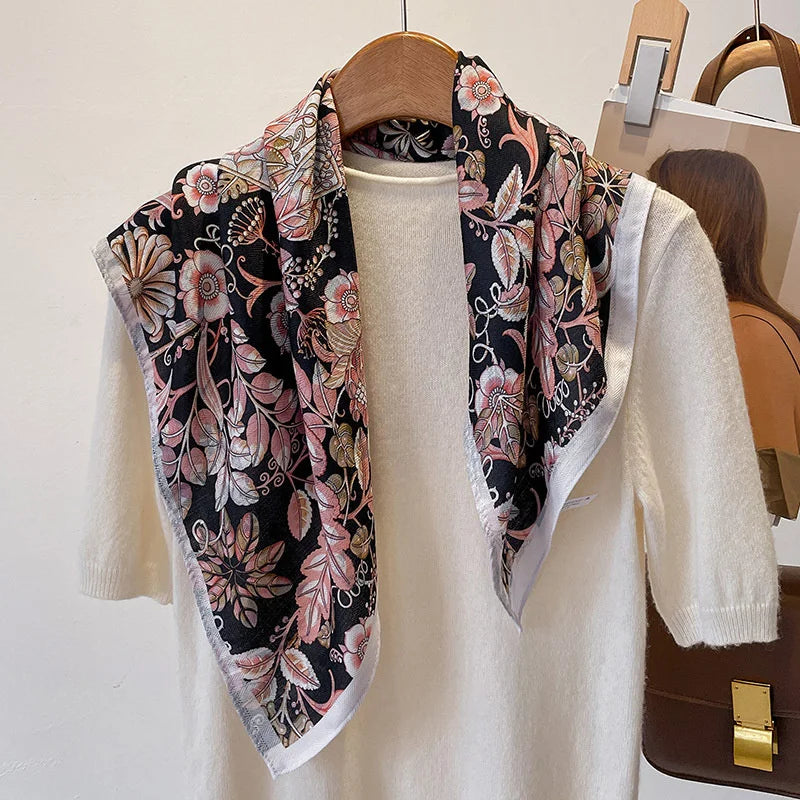 Vielseitiges Halstuch mit Druckmuster für Damen und alle Jahreszeiten