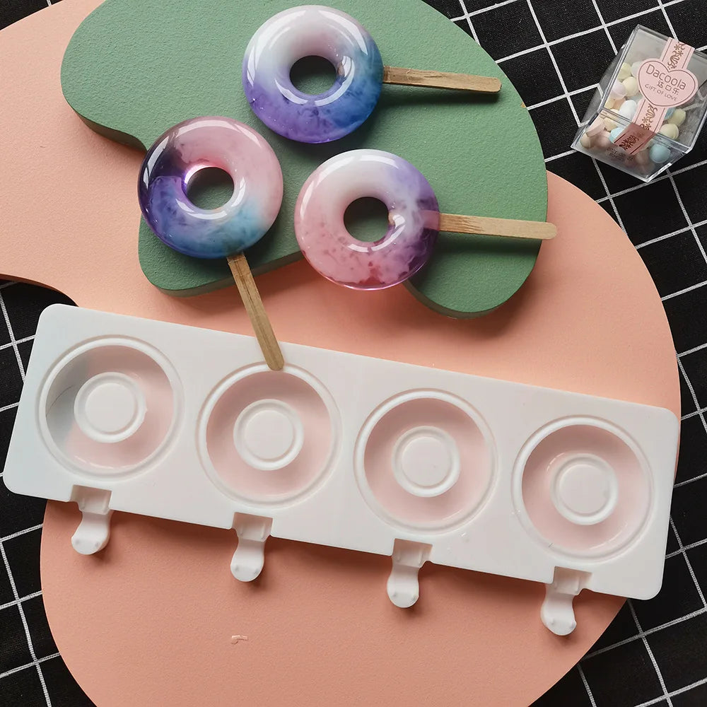 Vielseitige Silikonform für Eis, Kuchen und Babynahrung im Donut Design