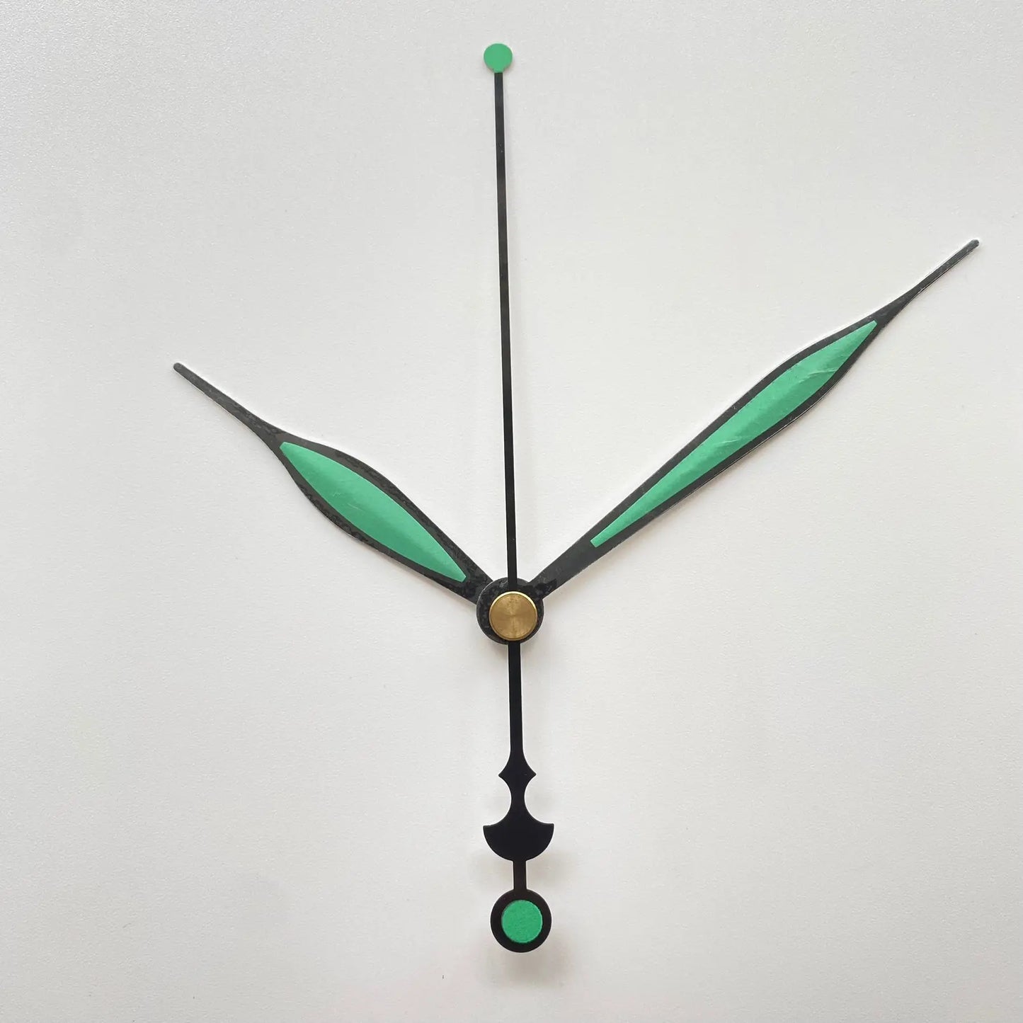 Goldfarbene Wanduhrzeiger für individuelle Heimdekoration