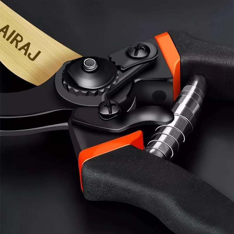 Praktische Gartenschere für Obstbäume mit rutschfestem Griff und PTFE-Klinge