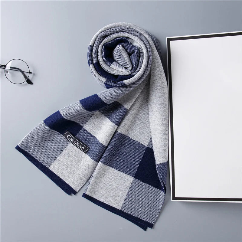 Weicher Kaschmirschal für Herren mit Karomuster und Fransen