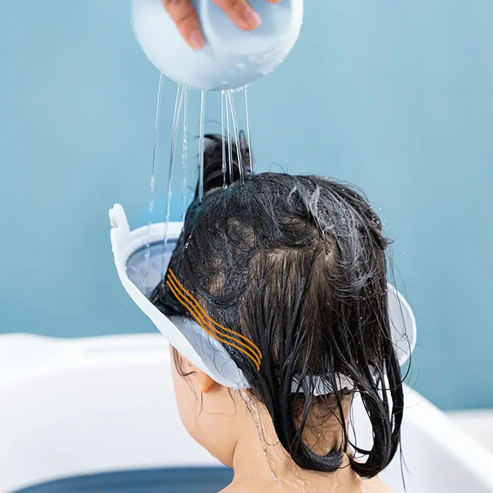 Stressfreies Baby-Baden: Einstellbare Shampoo Kappe mit Ohrschutz