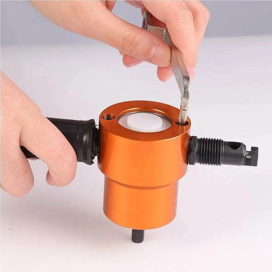 Elektrischer doppelseitiger Blechschneider mit Stanz- und Schneidefunktion