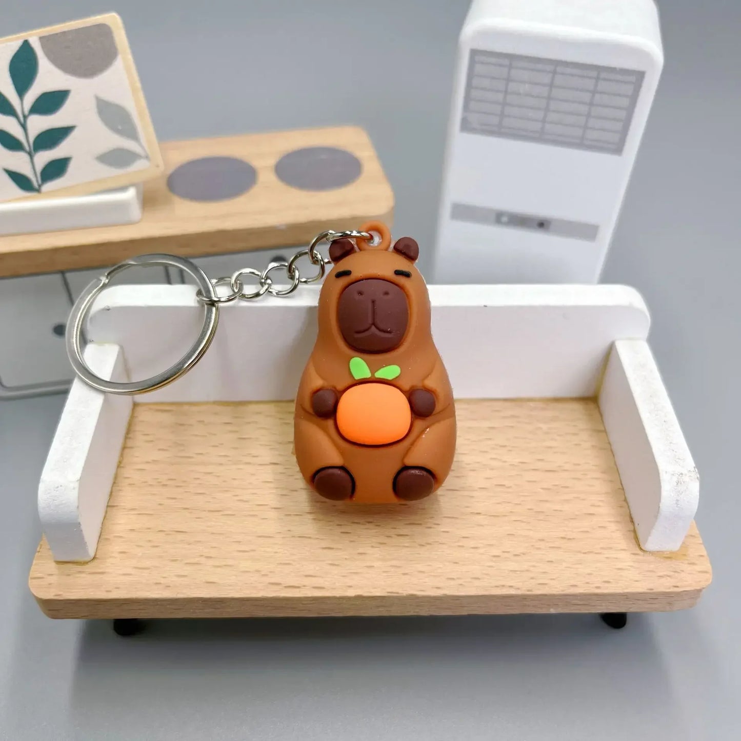 Niedlicher Capybara Schlüsselanhänger aus weichem PVC für Alltag und Geschenk