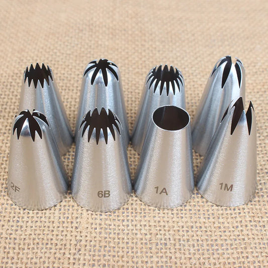 Präzises 8-teiliges Edelstahl-Spritzdüsen-Set für kreative Kuchenverzierung