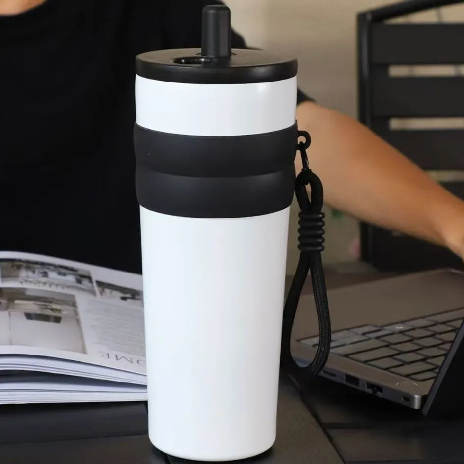 Auslaufsichere Thermosflasche 700ml für heiße und kalte Getränke