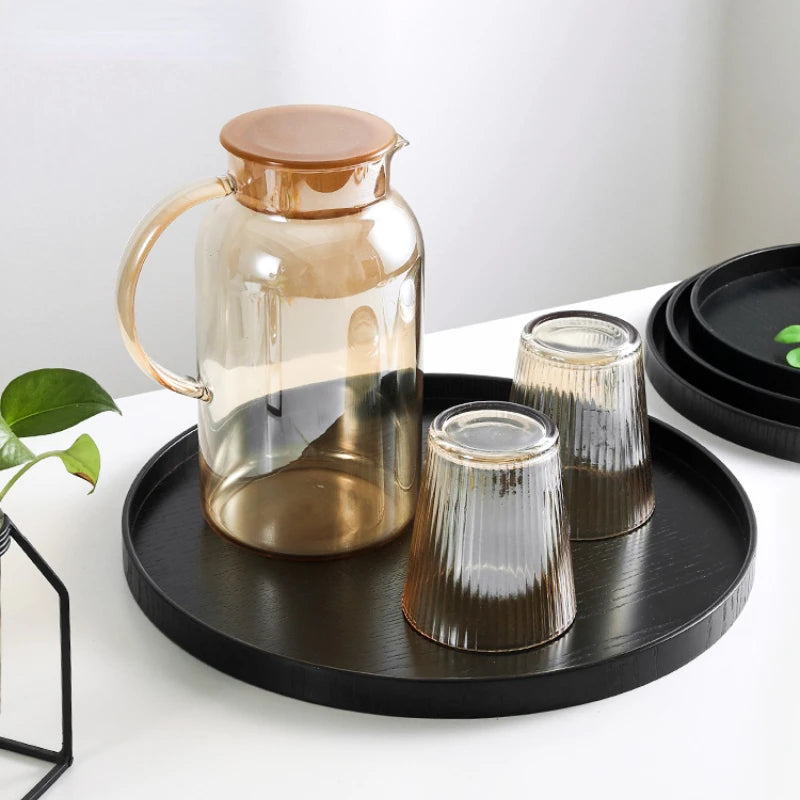 Japanisches schwarzes Holztablett für vielseitigen Gebrauch