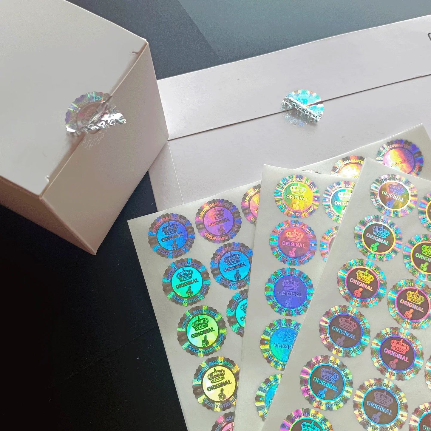 Manipulationssicherer Sicherheits Hologramm Aufkleber mit Spitzenrand