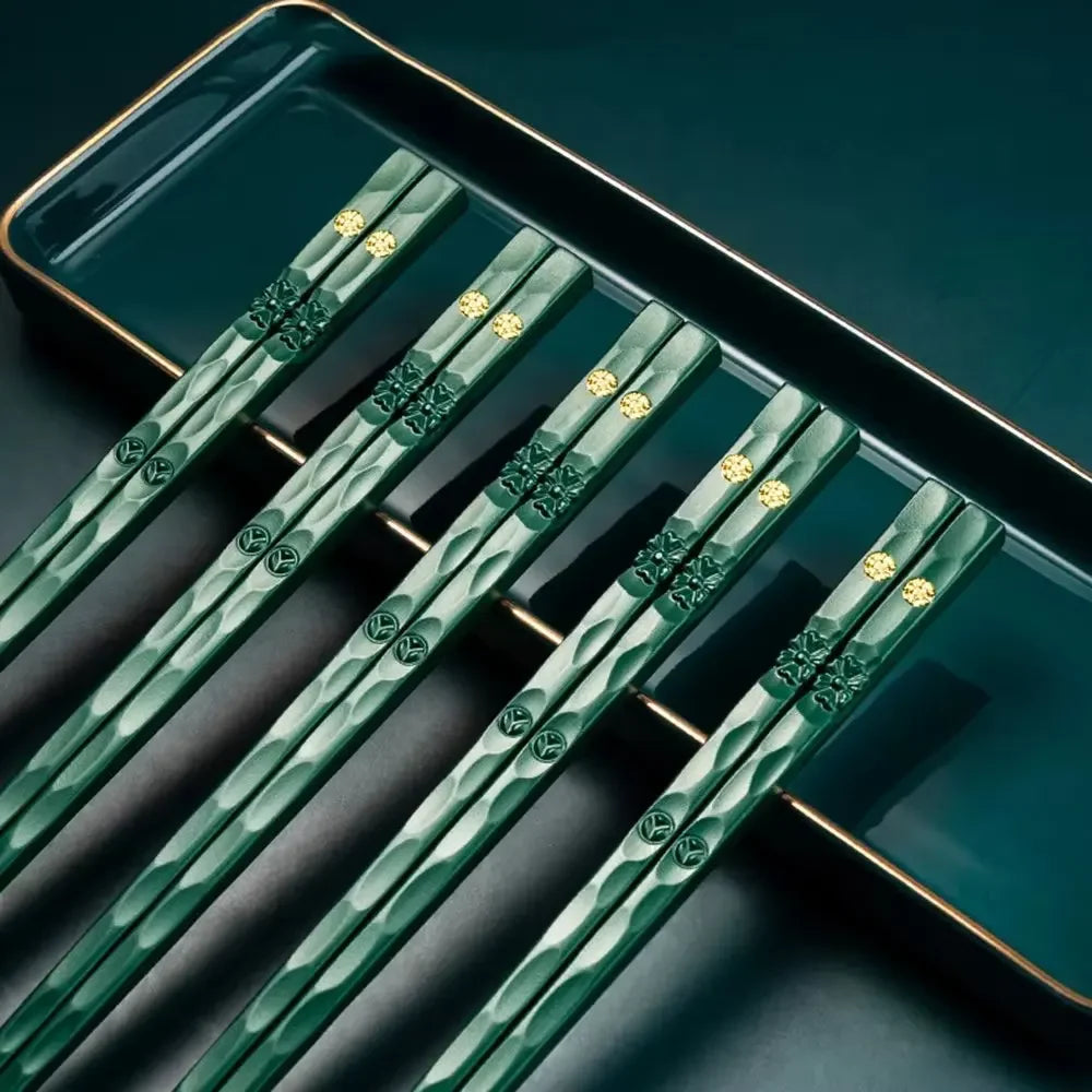 5x Legierung Essstäbchen mit Bambusform – Wiederverwendbar, spülmaschinenfest